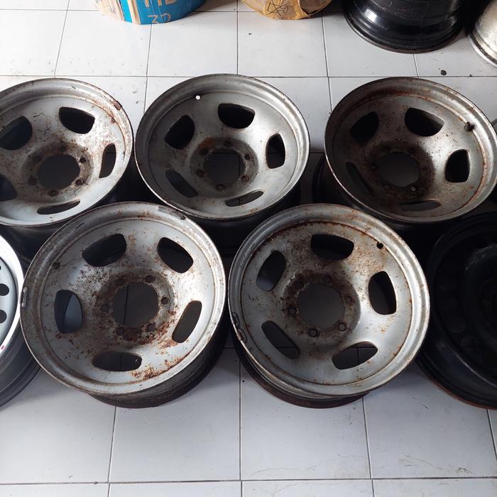 velg kaleng/besi bekas Toyota land C ring 16