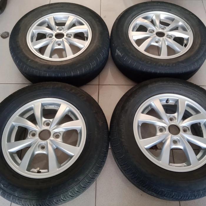 Velg Copotan Mobil Avanza Ring 14 + Ban Dunlop Hanya Layak Pake