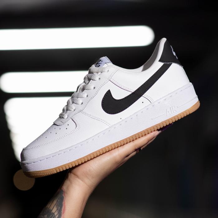 NIKE AIRFORCE 1 WHITE BLACK SOLE GUM ORIGINAL