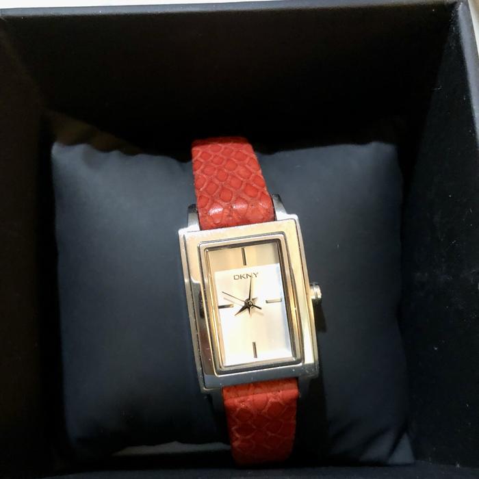 Preloved DKNY woman watch