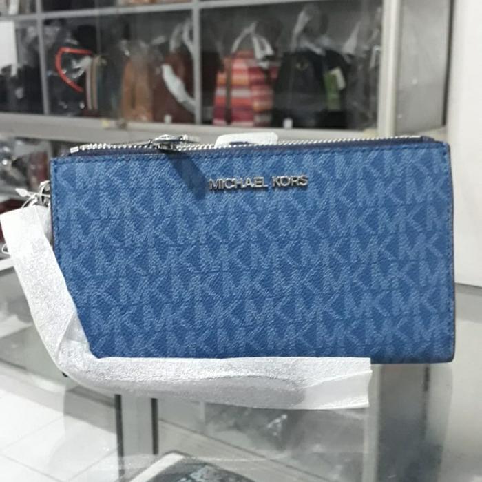 Michael Kors Jet set travel