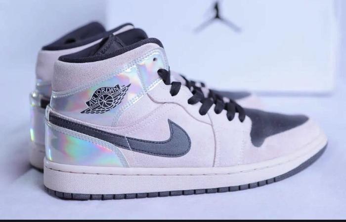 Air Jordan 1 Mid Iridescent Sneakers Authentic 100% 100%
