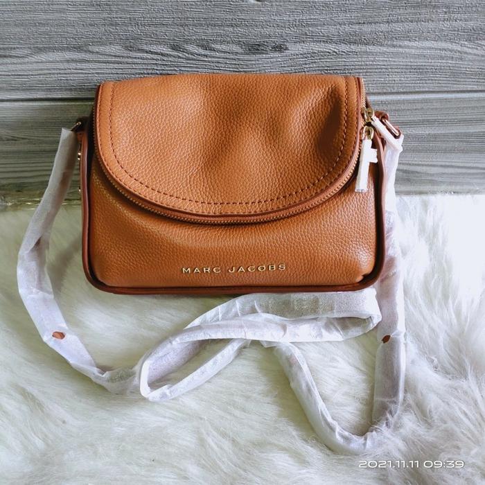 marc jacobs The Groove Leather Mini Messenger Bag Smoked Almond