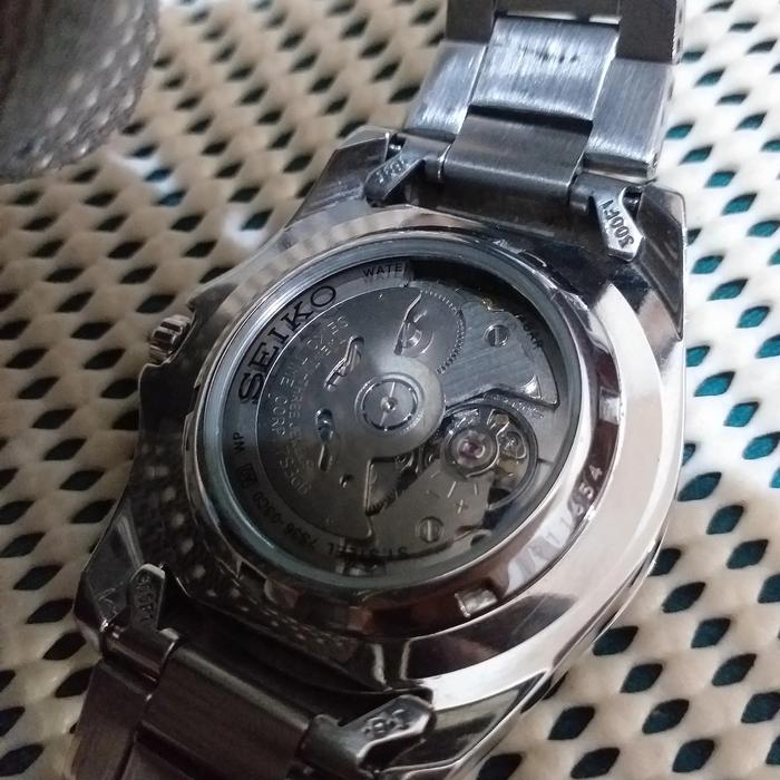 Seiko 5 Sea Urchin Pepsi