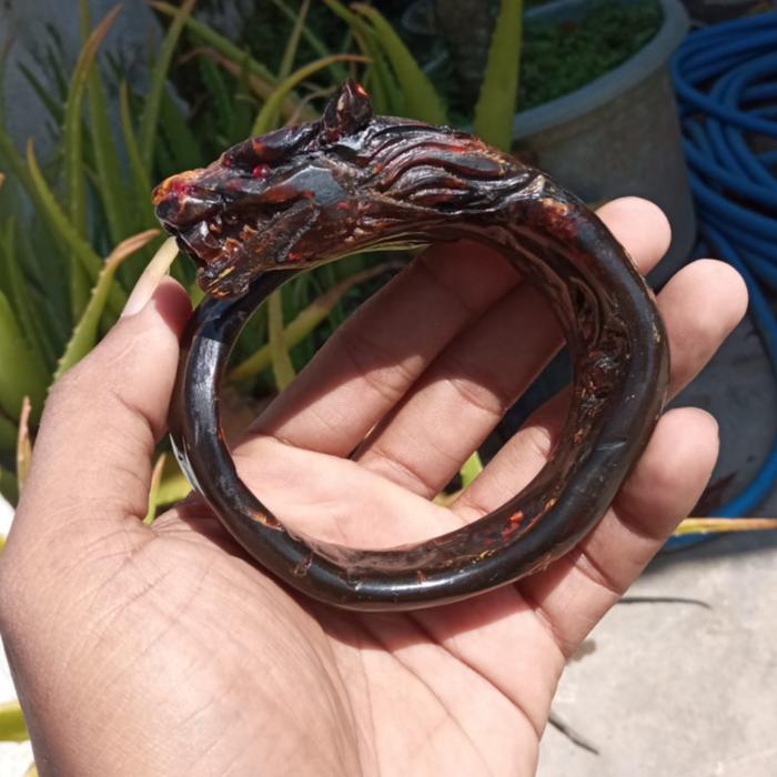 GELANG AKAR BAHAR MERAH UKIR SERIGALA/SRIGALA