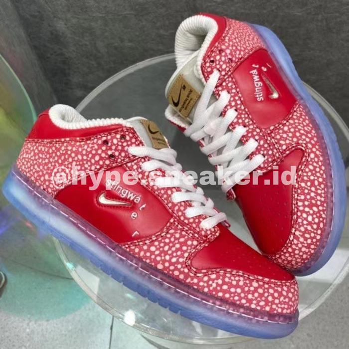 Nike Sb Dunk Low Stingwater Mushroom Magic