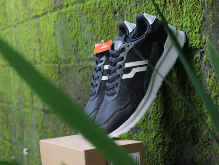 sepatu sneakers original Piero City Race