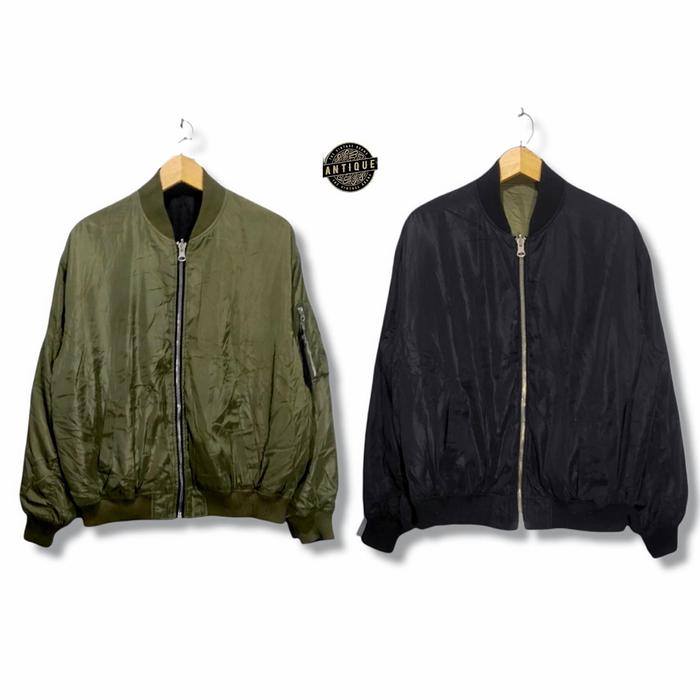 REVERSIBLE Bomber Jacket black x olive Size tag M (P63xL56)