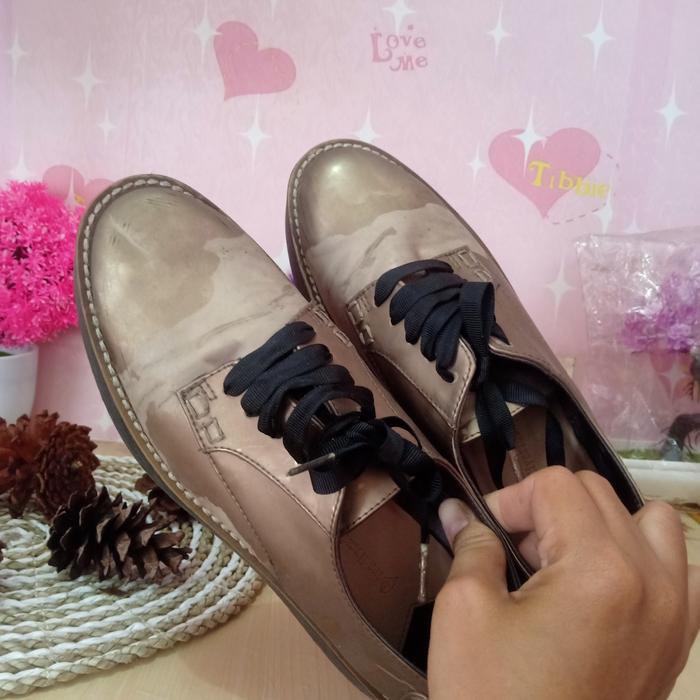 preloved sepatu stradivarius size 38