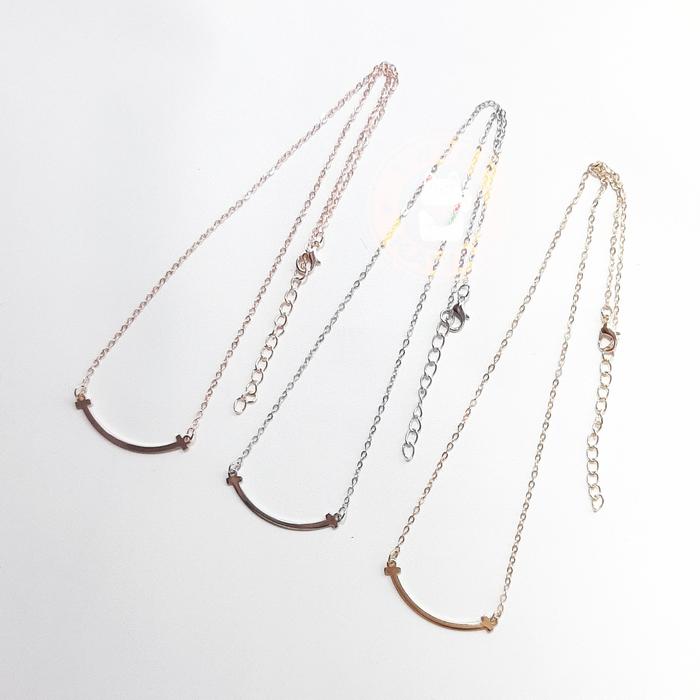 Kalung Wanita Simple Smile