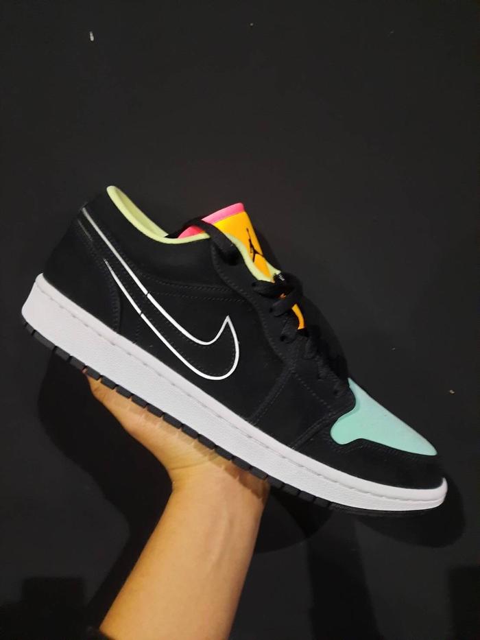 Air Jordan 1 Low Aurora Sneakers Authentic