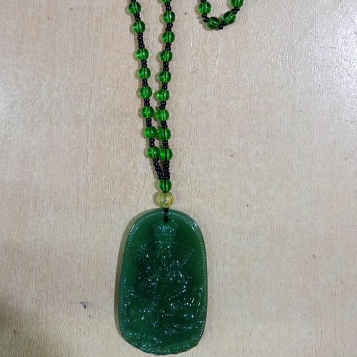 liontin giok kwan im