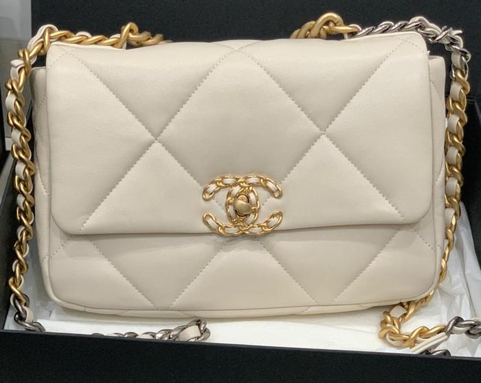 Chanel19 Small Beige