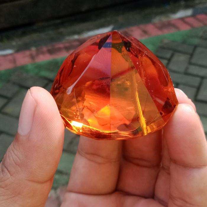 Bongkahan Bahan Batu Kecubung Citrine Pangkalanbun Kalimantan 2