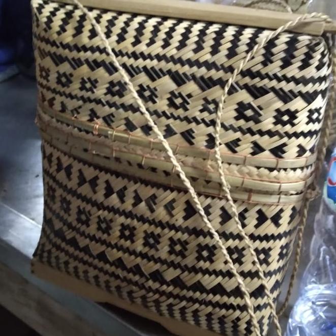 Tas bambu tas genta pemangku Tas Bali poleng