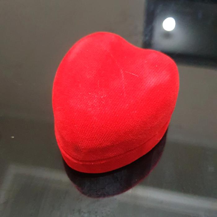 Tempat Cincin Love