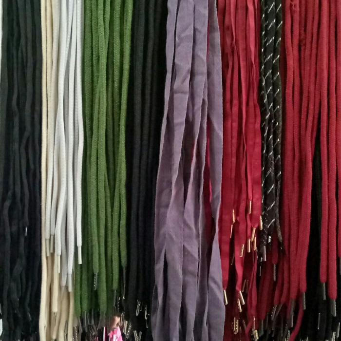 tali sepatu 1 pasah panjang 120m