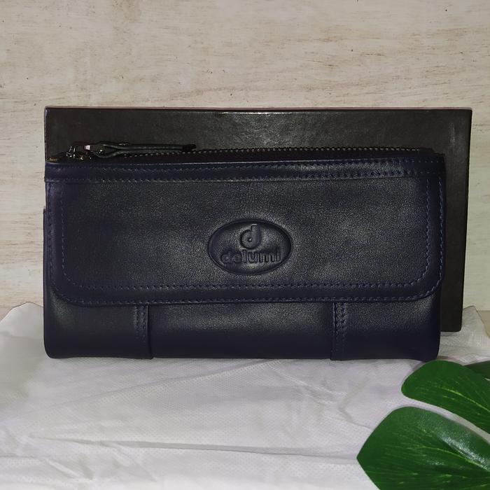 Dompet Aruna Delumi