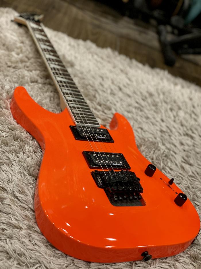 Jackson JS Series Dinky Arch Top JS32 DKA Amaranth FB in Neon Orange