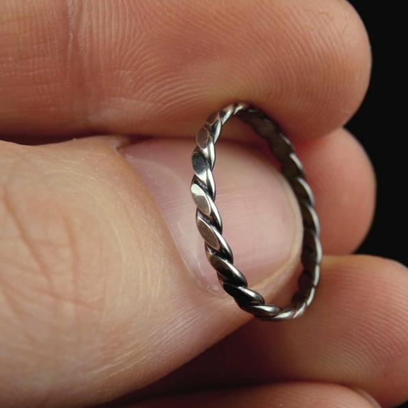 Cincin Pria Hitam Oxide Lilit Perak 925 Sterling Silver