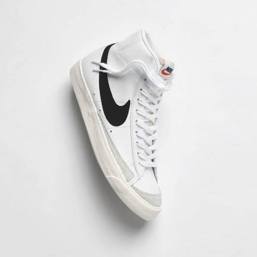 NIKE Blazer Vintage Mid '77 White Black Womens