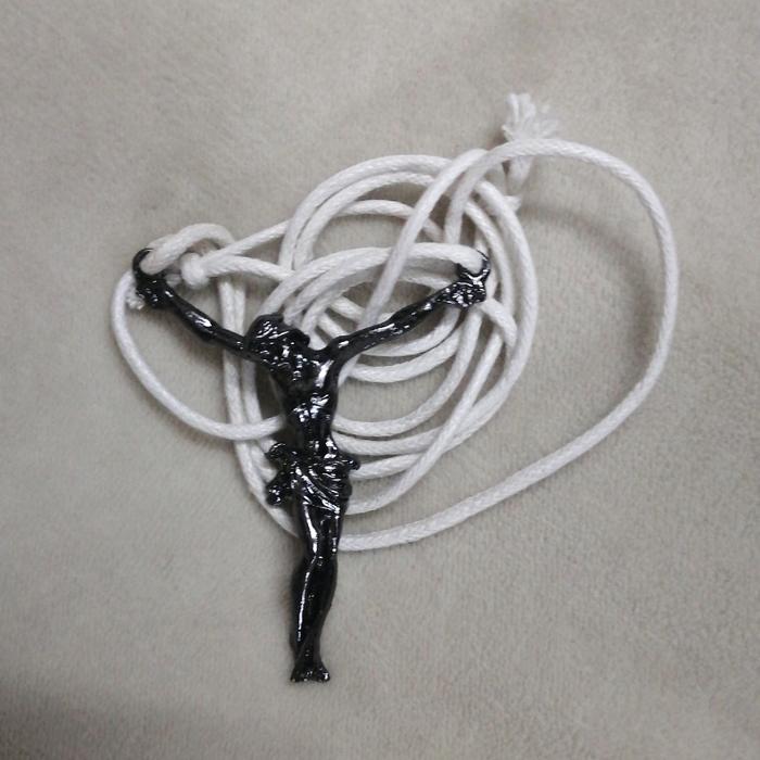 Kalung Salib Yesus