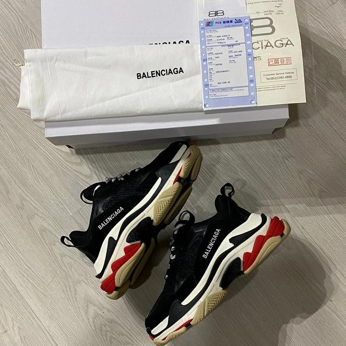 balanciaga triple s