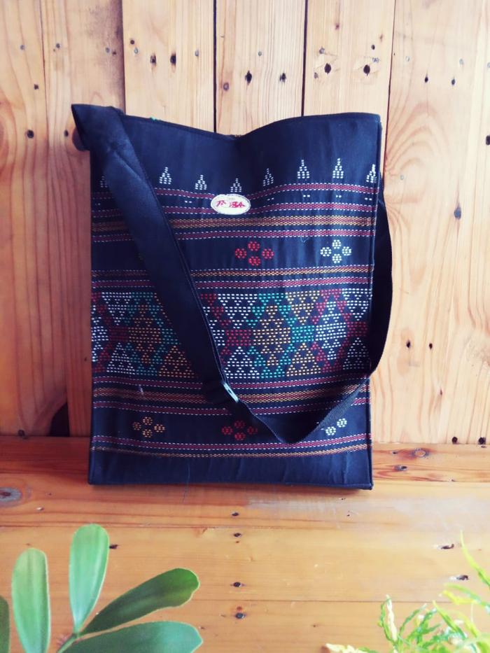 tas pria etnik selempang motif sadum ulos hitam