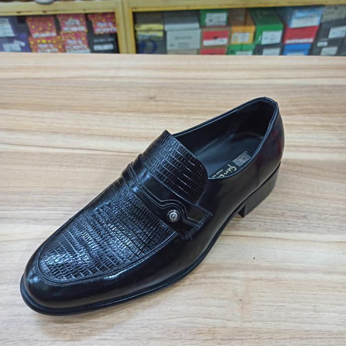 pantofel Pria kulit Guin Casalini 312 Hitam