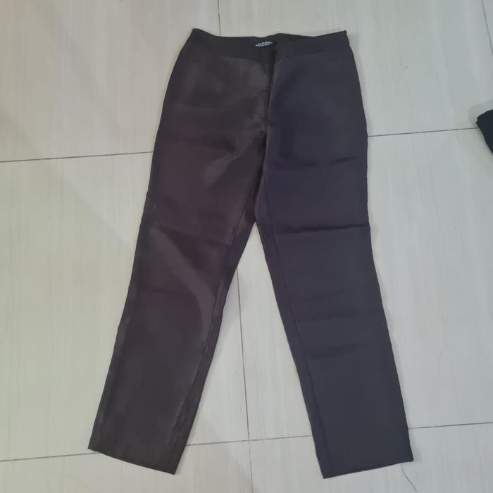 preloved - celana hitam accent