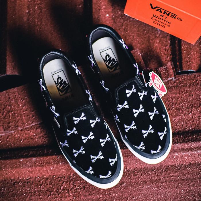 Vans slip on og lx x wtaps bones black