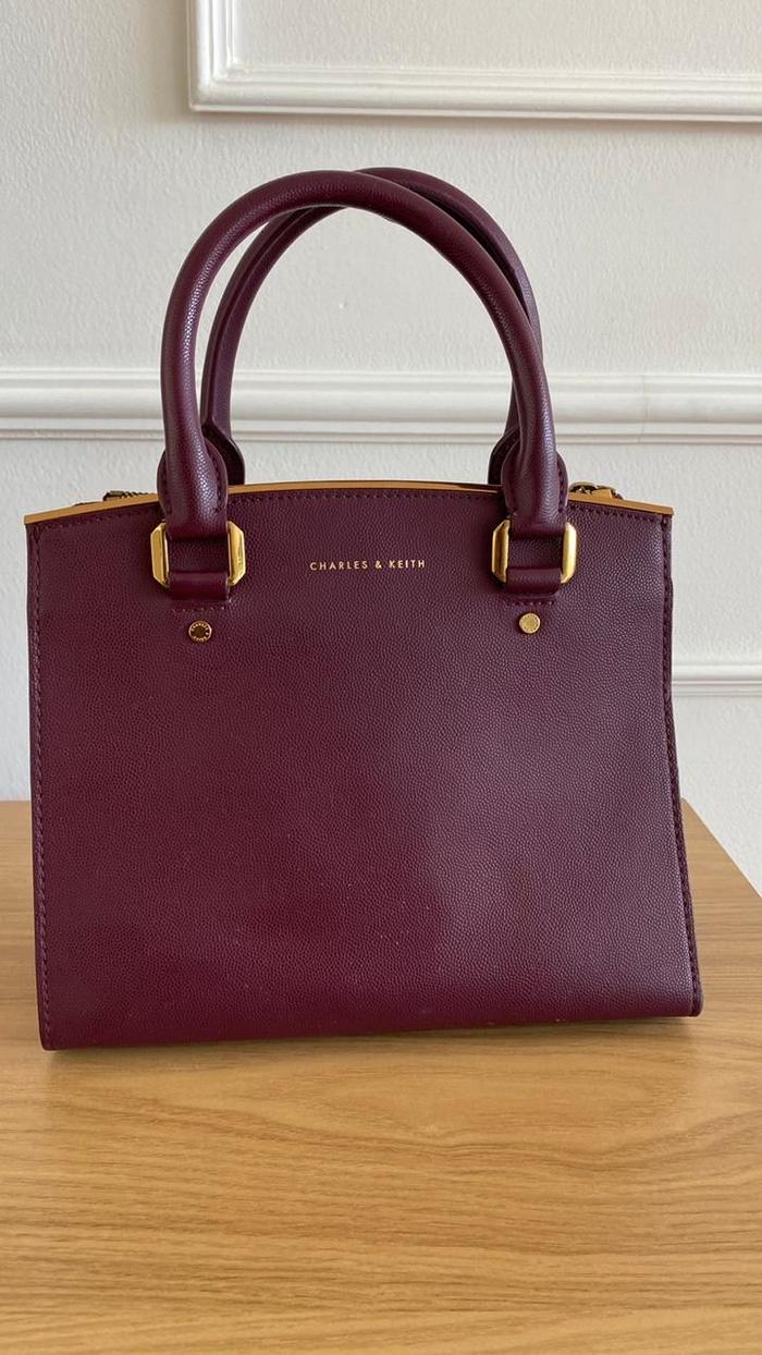 dijual cepat tas charles & keith kulit maroon muluss, 100% original