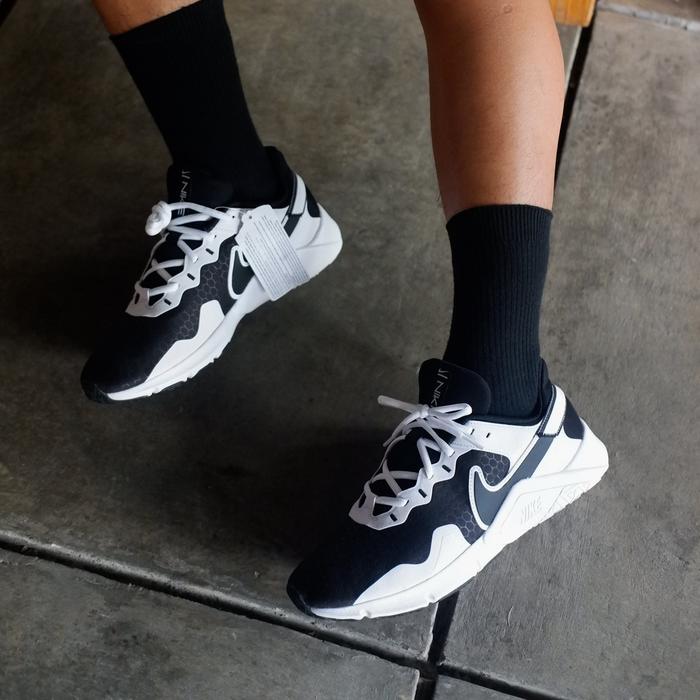 Sepatu original nike legend essential 2 "black white"