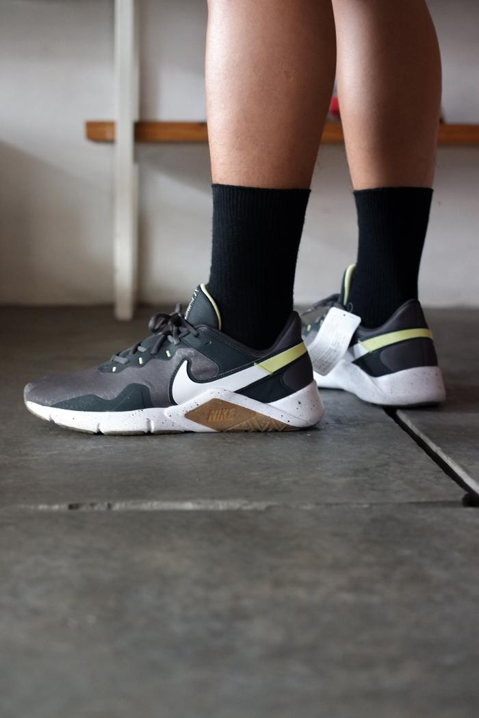 Sepatu original nike legend essential 2 "iron grey"