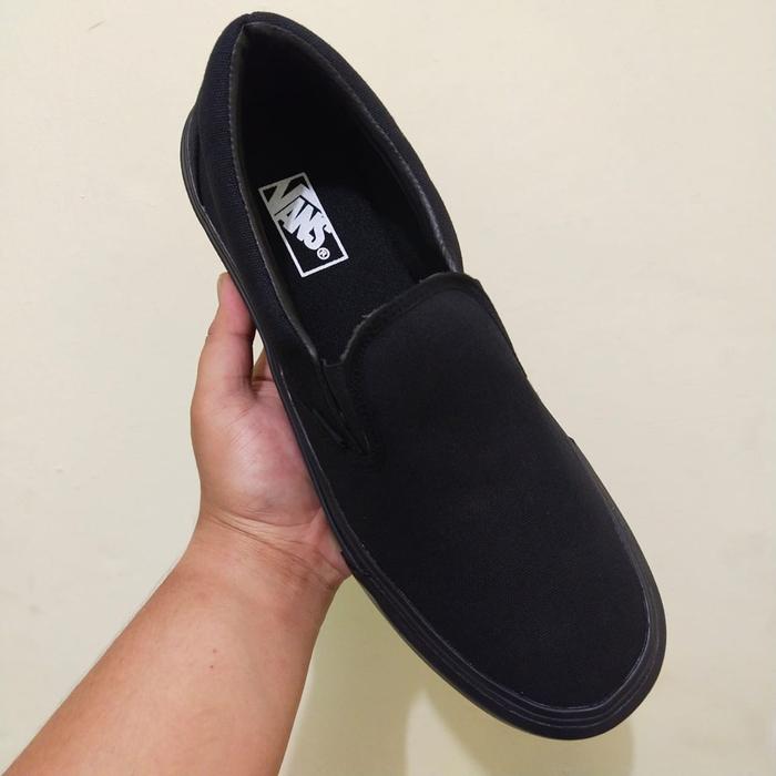 Sepatu Pria Sneakers Vans Slip On Full Black Big Size 45-46
