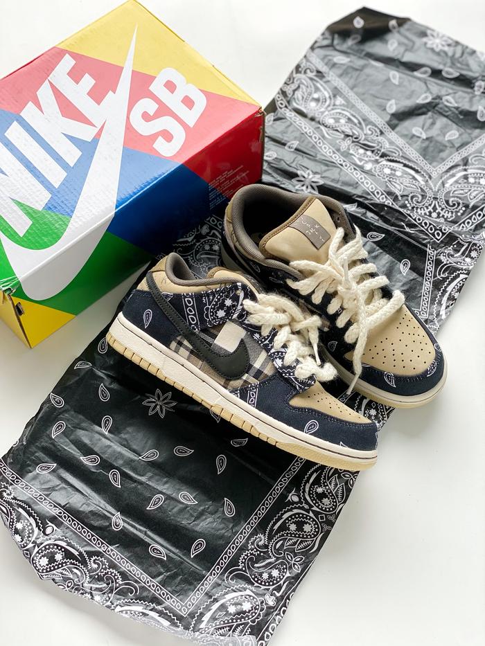 Nike SB Dunk Travis Scott