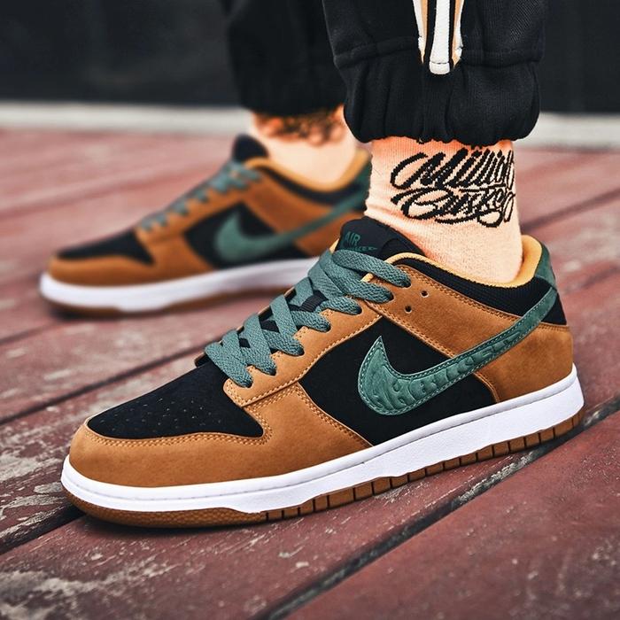 Nike Sb Dunk Low Sp The Ugly Orange green black Sneakers