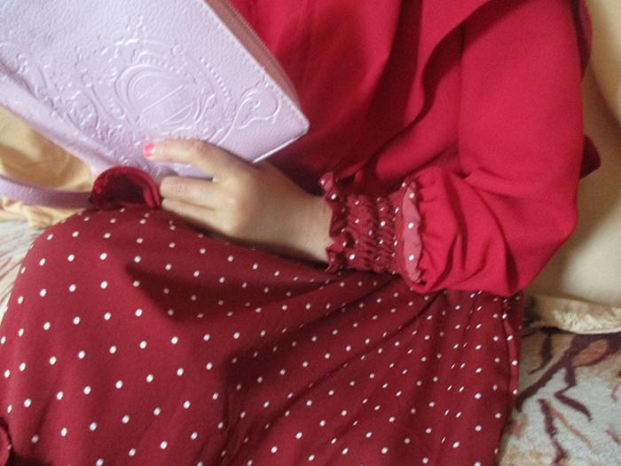 Baju muslim anak perempuan serut polkadot set kerudung lebar