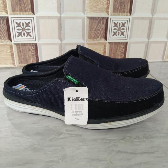 sepatu sandal Kickers sandal Kickers sepatu Kickers yang dipakai
