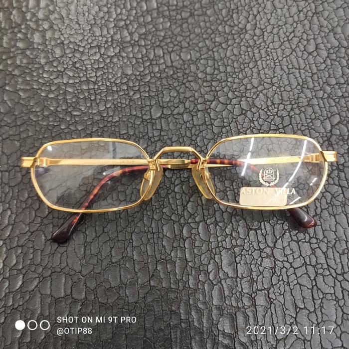 [Kacamata Vintage] Aston Villa 704