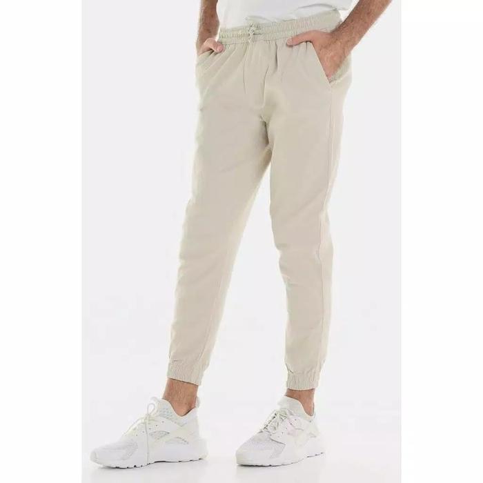 Uniqlo Celana Jeans Pria Panjang Size XL Hitam untuk Tampilan Stylish dan Nyaman dengan Fit yang Pas