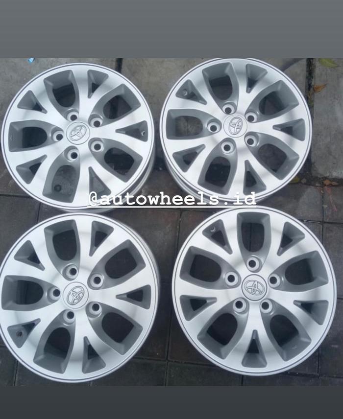Velg OEM Innova R15