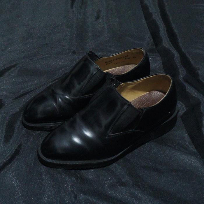 Sepatu boots dr martens made in england original bekas