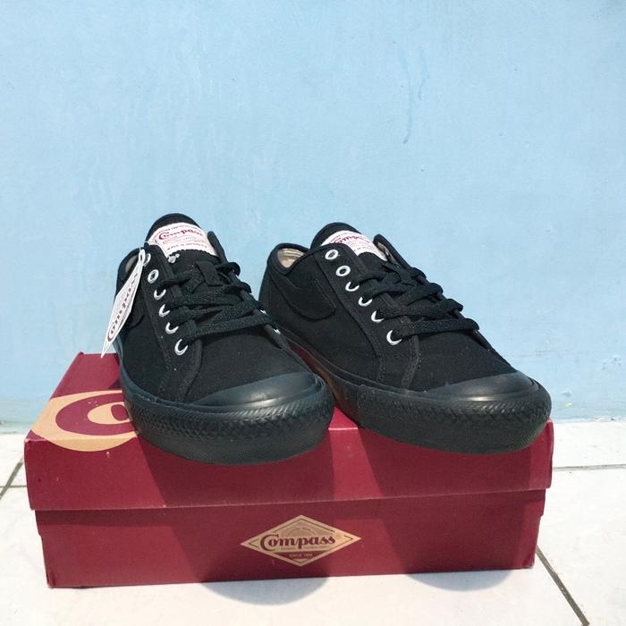 Compass Gazelle Low FullBlack / Black Black Size 43 BNIB