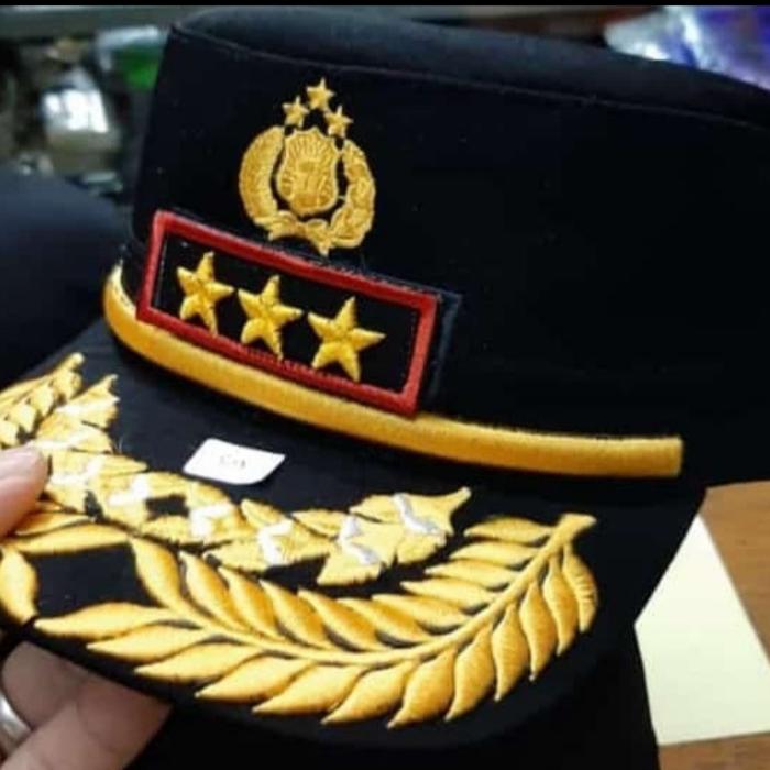 Topi Komando Polri Pati