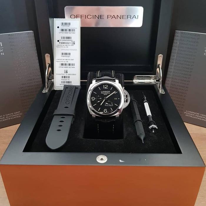 Panerai luminor GMT 3days pam 321 0 series 2012