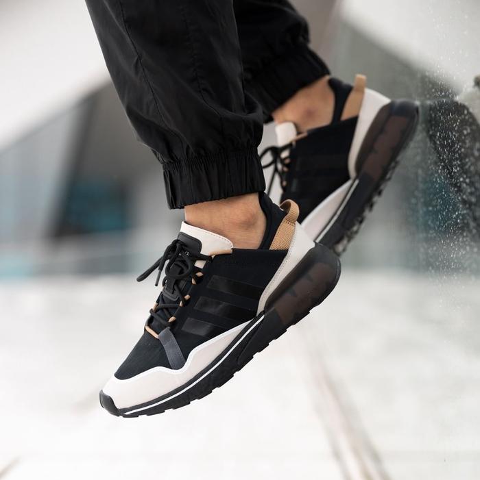 Adidas ZX 2K boost “Black/Beige”