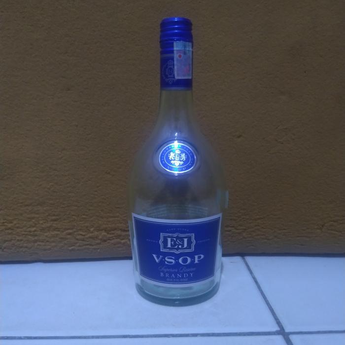 botol kosong bekas E & J vsop