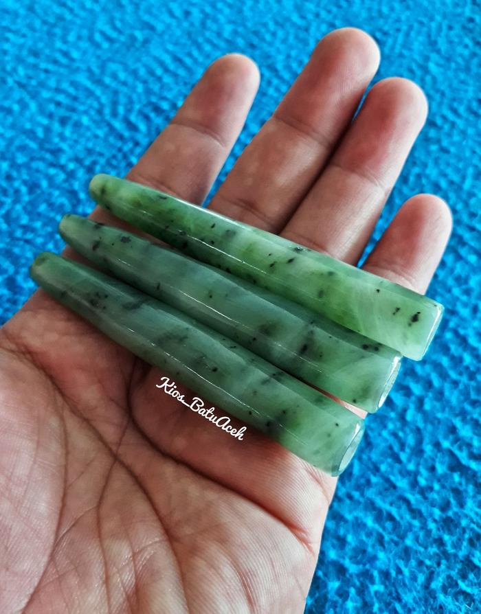 Pipa Rokok Batu Nephrite Jade Aceh Bulat Pipih