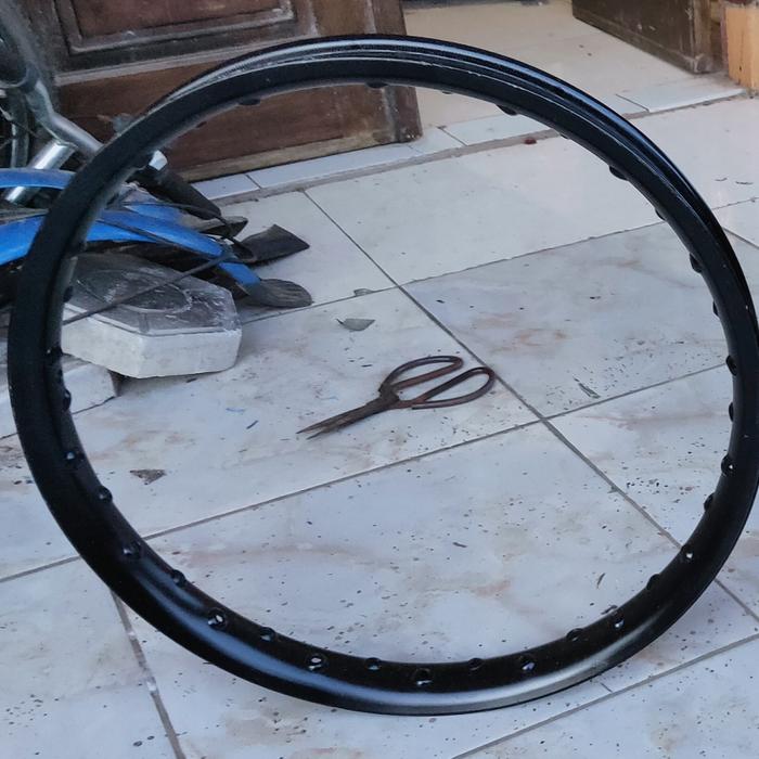 velg comet ring 17 warna hitam